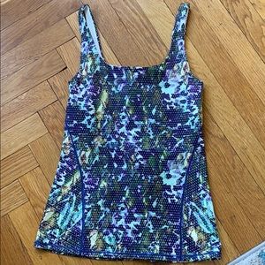LULULEMON size 6 workout top